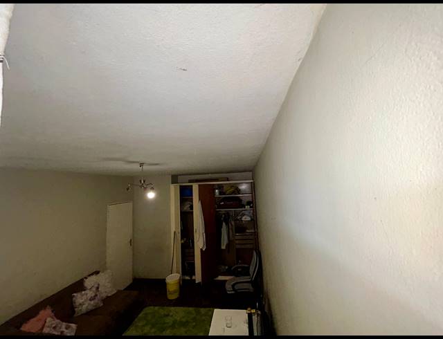 5 BEDROOM APARTMENT FOR SALE IN SUNNYSIDE